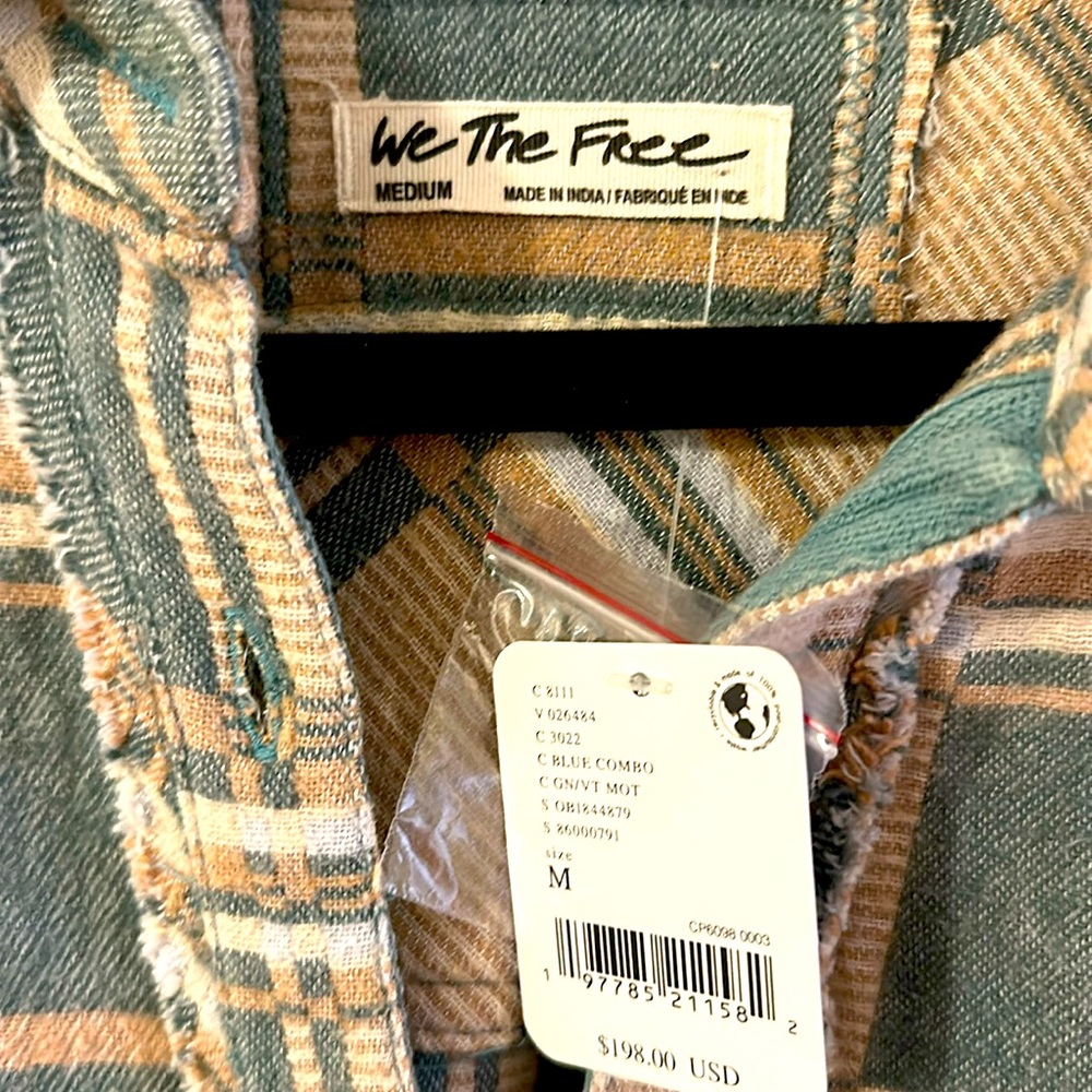 Free People sage green and cream plaid pullover with pockets